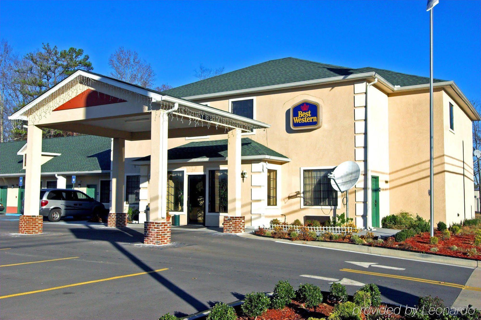 Super 8 By Wyndham Chatsworth/Dalton Exterior photo